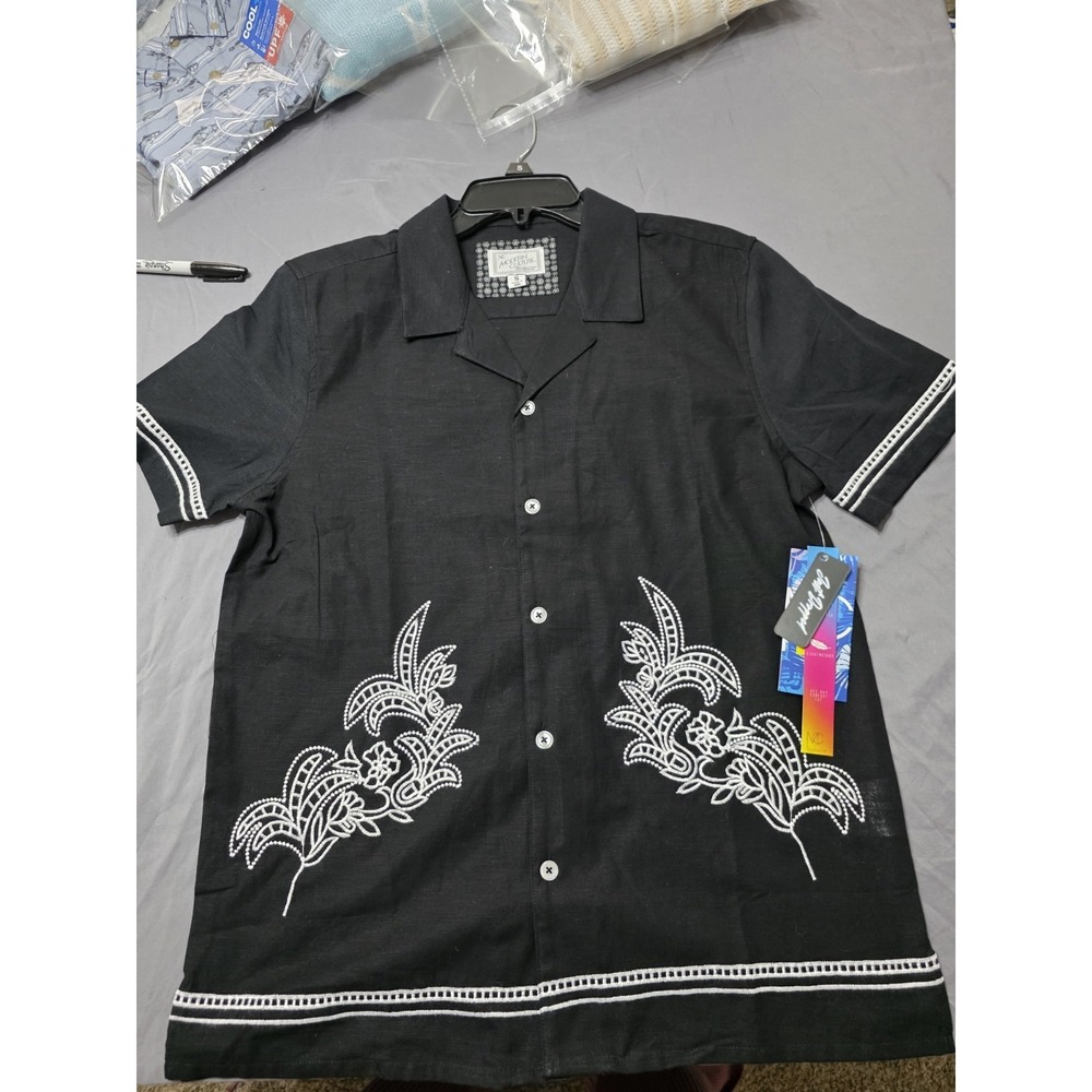 Modern Culture Men's Small Black Embroidered Shirt Button Up Cuban Guayabera NWT